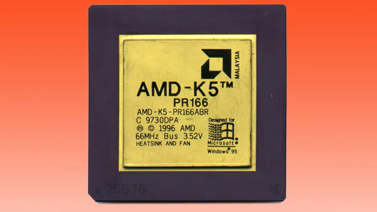 پردازنده کلاسیک AMD-K5 PR166 تولید سال ۱۹۹۶، اولین پردازنده کاملاً مستقل AMD با معماری x86 و پشتیبانی از ویندوز ۹۵.