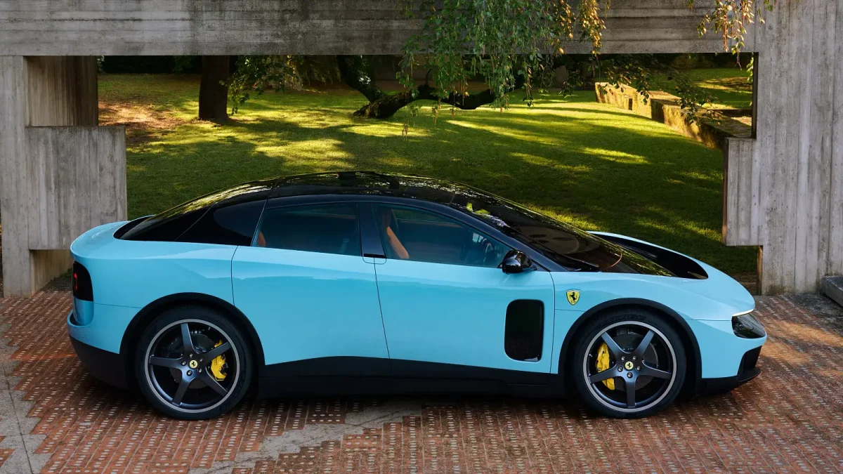 فراری از نخستین خودروی تمام برقی خود با نام Ferrari Luce رونمایی کرد