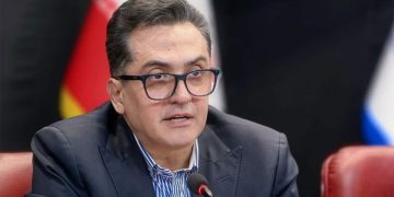 دخالت غیرمتخصص ها بازگشایی اینترنت را پیچیده کرده است