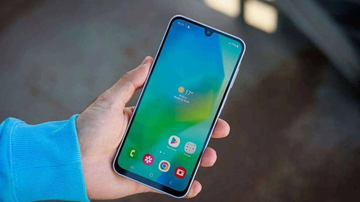 Galaxy A17 برای کاربرانی طراحی شده که استفاده سنگینی از گوشی ندارند و بیشتر به تماس، پیامرسانی و وبگردی نیاز دارند.
