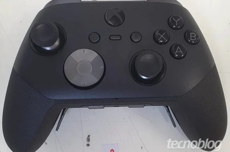 تصاویر کنترلر Xbox Elite 3 با دکمه‌های جدید فاش شد