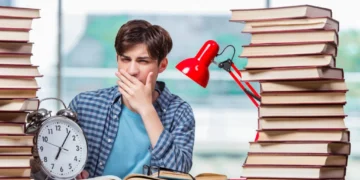1۲ تکنیک مؤثر برای کاهش استرس کنکور و افزایش عملکرد در جلسه آزمون