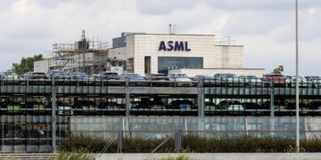 شرکت ASML شایعه ارسال تجهیزات EUV به چین را «غلط و مخرب» خواند