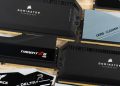 چیدمان متنوعی از ماژولهای رم DDR5 شامل برندهای Corsair Dominator Platinum، G.Skill Trident Z5 و T-Force Delta روی یک سطح چوبی، با تمرکز بر طراحی هیتسینکهای مشکی و متالیک