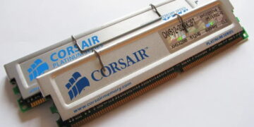 اجرای ویندوز ۱۱ روی سخت‌افزار ۲۰ ساله با رم DDR1 ممکن شد
