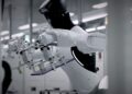 ربات‌های انسان‌نمای AGIBOT رکورد جدیدی در عملکرد پایدار ثبت کردند