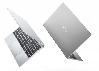 دو نمای استودیویی از لپ‌تاپ دل XPS نقره‌ای؛ یک تصویر از کیبورد و ترک‌پد و تصویر دیگر از درِ دستگاه با لوگوی XPS روی پس‌زمینه سفید