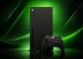 کنسول Xbox Series X مدل Galaxy Black Special Edition با بدنه مشکی طرح‌دار (ستاره‌ای) و دسته بی‌سیم ست شده، در مقابل پس‌زمینه سبز نئونی برند اکس‌باکس
