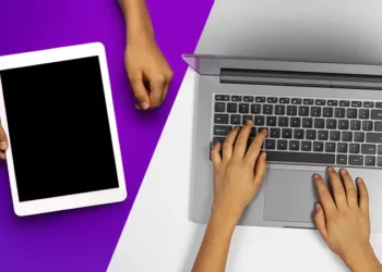 لپ تاپ یا تبلت برای دانشجو؛ کدام انتخاب بهتری برای دانشگاه است؟