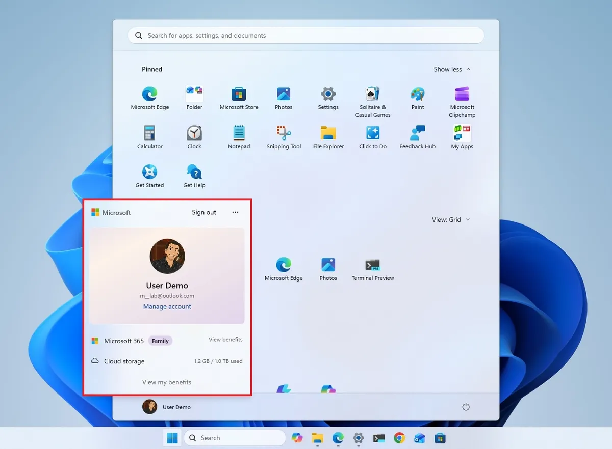دسکتاپ ویندوز ۱۱ با منوی Start و رابط تازه Account Control