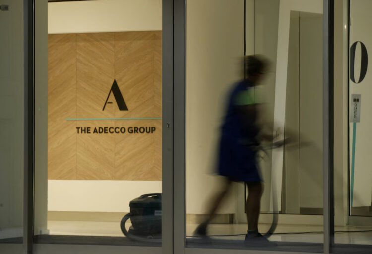 شرکت کاریابی Adecco: هوش مصنوعی بازار کار را نابود نمی‌ کند
