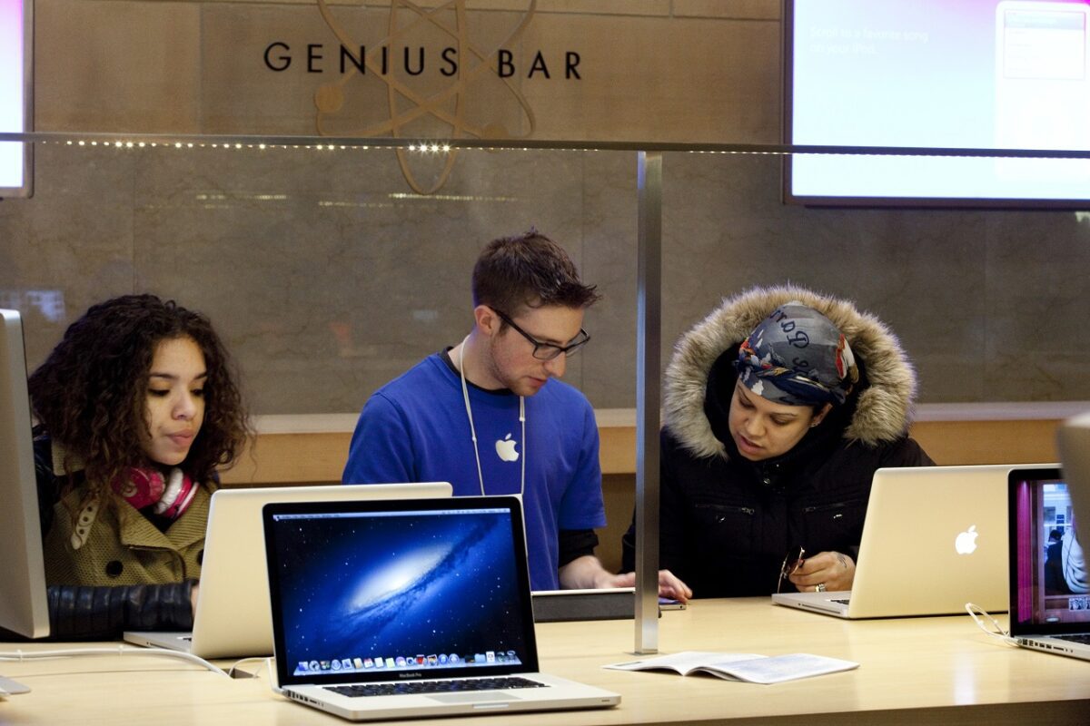 نگرانی کارکنان Genius Bar اپل از قابلیت جدید هوش مصنوعی