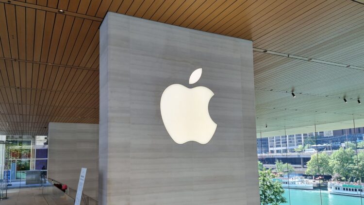 تصویر تبلیغاتی Apple Upgrade برای خرید اقساطی محصولات اپل