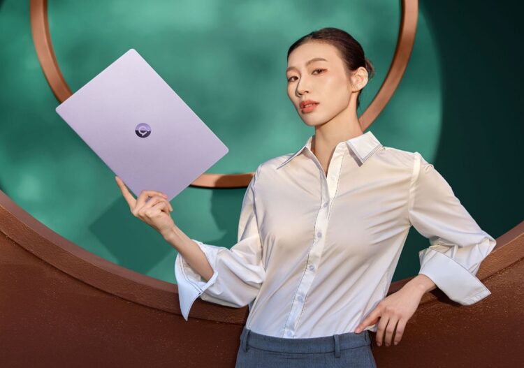 لپتاپ جدید ایسوس با نمایشگر ۱۲۰ هرتزی OLED از راه رسید