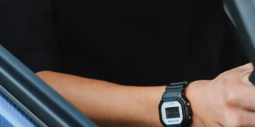 کاسیو نسخه ویژه ساعت G-Shock را با همکاری Toyo Tires عرضه کرد