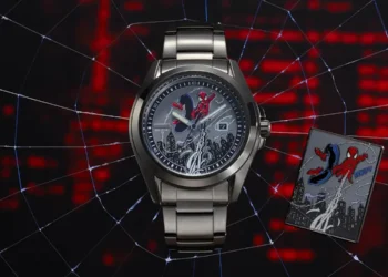 سیتیزن ساعت جدید Spider-Man AW1437-61W را با طراحی کمیکبوکی، صفحه شبتاب و فناوری شارژ نوری Eco-Drive معرفی کرد