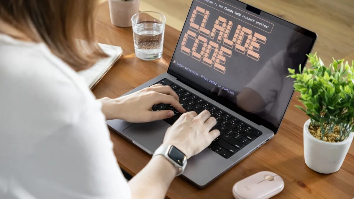 پس از ورود به بخش Customize، نوبت به انتخاب گزینه Add Skills میرسد.