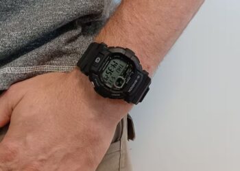 ساعت دیجیتال G-Shock GD-350S-1 کاسیو با طراحی مشکی و قابلیت هشدار لرزشی