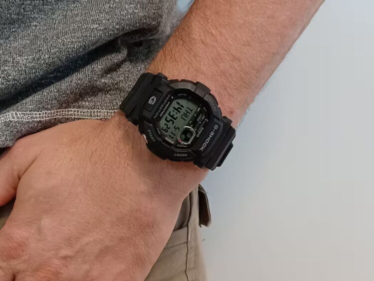 ساعت دیجیتال G-Shock GD-350S-1 کاسیو با طراحی مشکی و قابلیت هشدار لرزشی