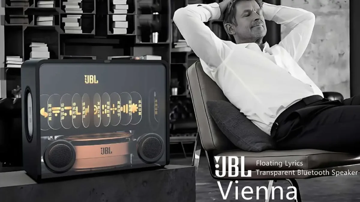 اسپیکر JBL Vienna در حالت نمایش تصاویر و ساعت رومیزی