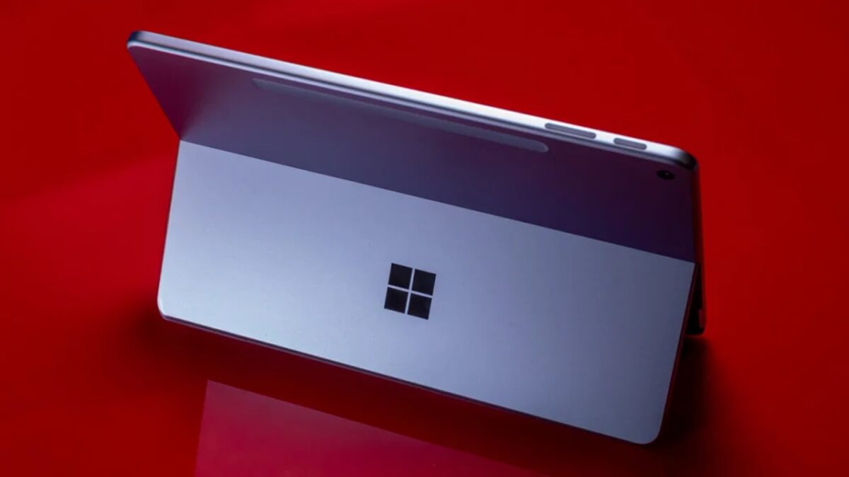 Surface Pro 12 اینچی از پردازنده Qualcomm Snapdragon X Plus استفاده میکند که بر پایه معماری ARM طراحی شده است.