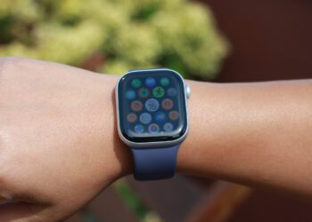 نمایش میزان کالری مصرفی روی صفحه Apple Watch هنگام فعالیت ورزشی