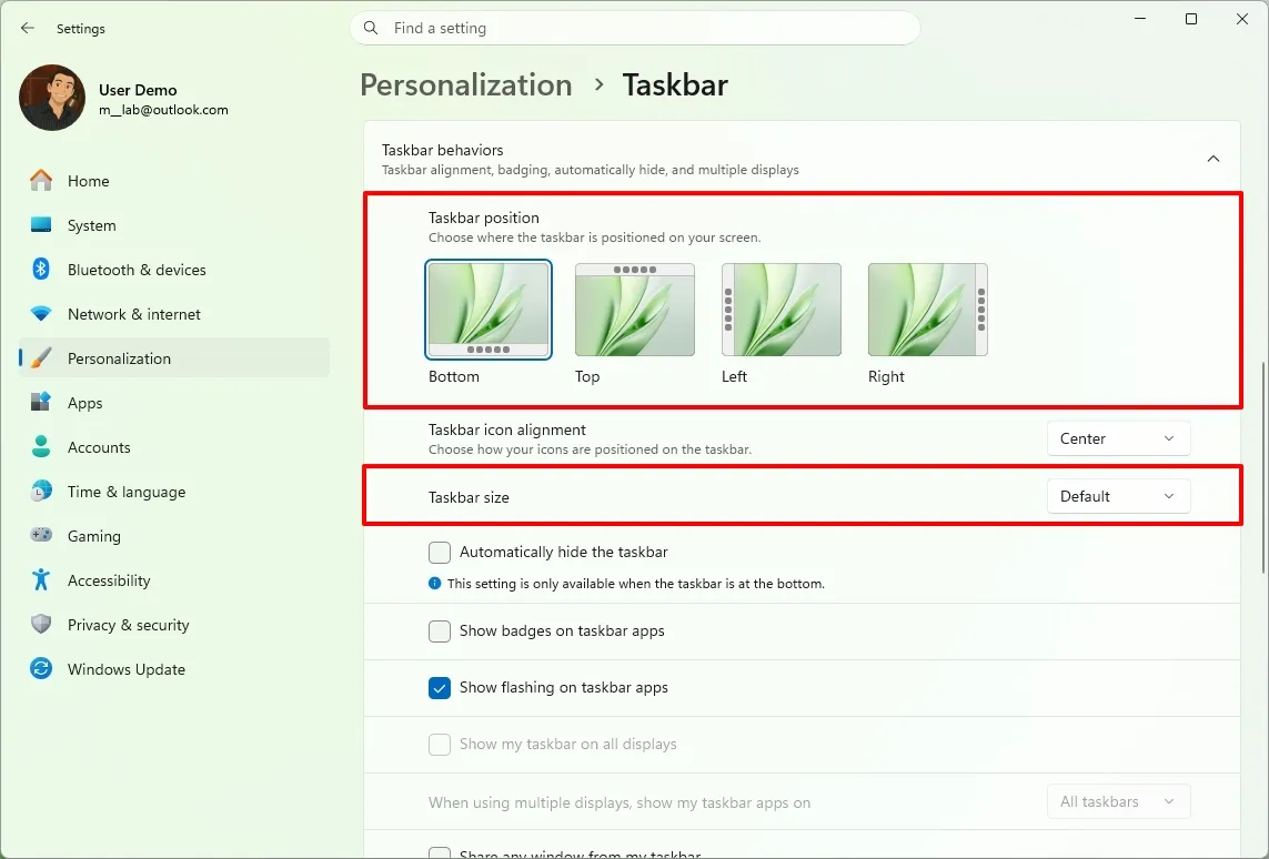 تصویر مربوط به این بخش، صفحه Taskbar در تنظیمات ویندوز ۱۱ را همراه با گزینههای تعیین موقعیت نوار وظیفه نشان میدهد. اعتبار تصویر به مائورو هوکولاک تعلق دارد.