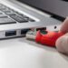 آموزش تمیز کردن پورت USB و درگاه شارژ بدون آسیب رساندن به دستگاه