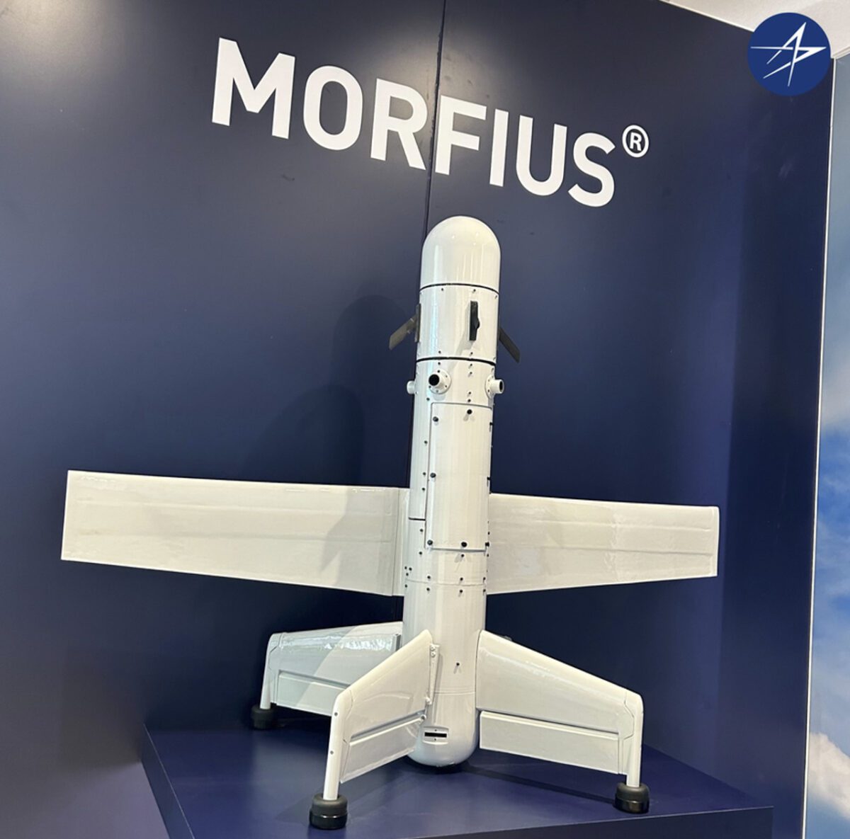 سامانه هوابرد ضدپهپادی MORFIUS لاکهید مارتین با فناوری مایکروویو پرقدرت در نمایشگاه دفاعی به نمایش درآمده است.