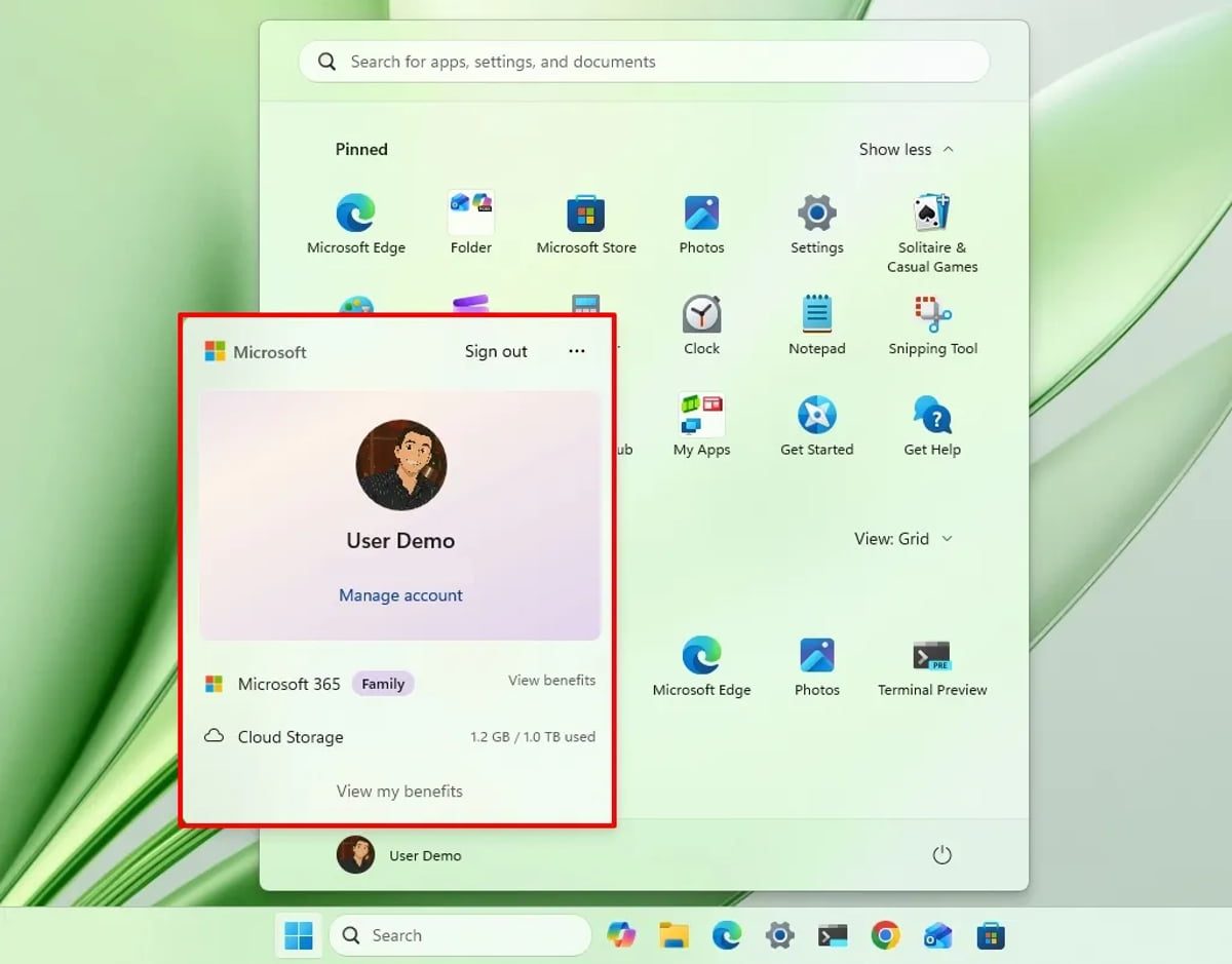 تصویر این بخش، دسکتاپ ویندوز ۱۱ و منوی جدید Account Control را در منوی استارت نشان میدهد.