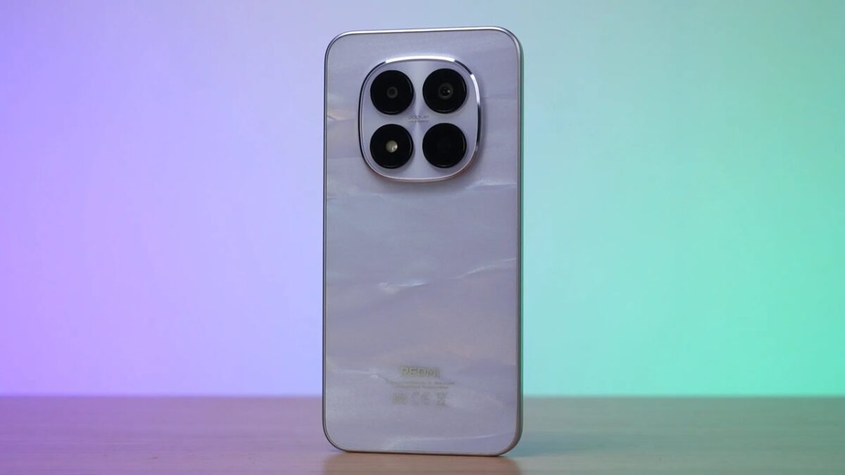 Redmi Note 15 Pro یکی دیگر از مدل‌های قدرتمند ردمی است که با هدف ارائه امکانات نزدیک به گوشی‌های گران‌تر معرفی شده است.