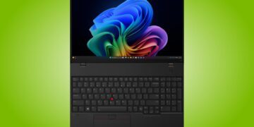 لپ‌تاپ مشکی Lenovo ThinkPad L16 Gen 3 باز روی پس‌زمینه سبز درخشان با نمایشگر ویندوز ۱۱، کیبورد کامل و ترک‌پوینت قرمز