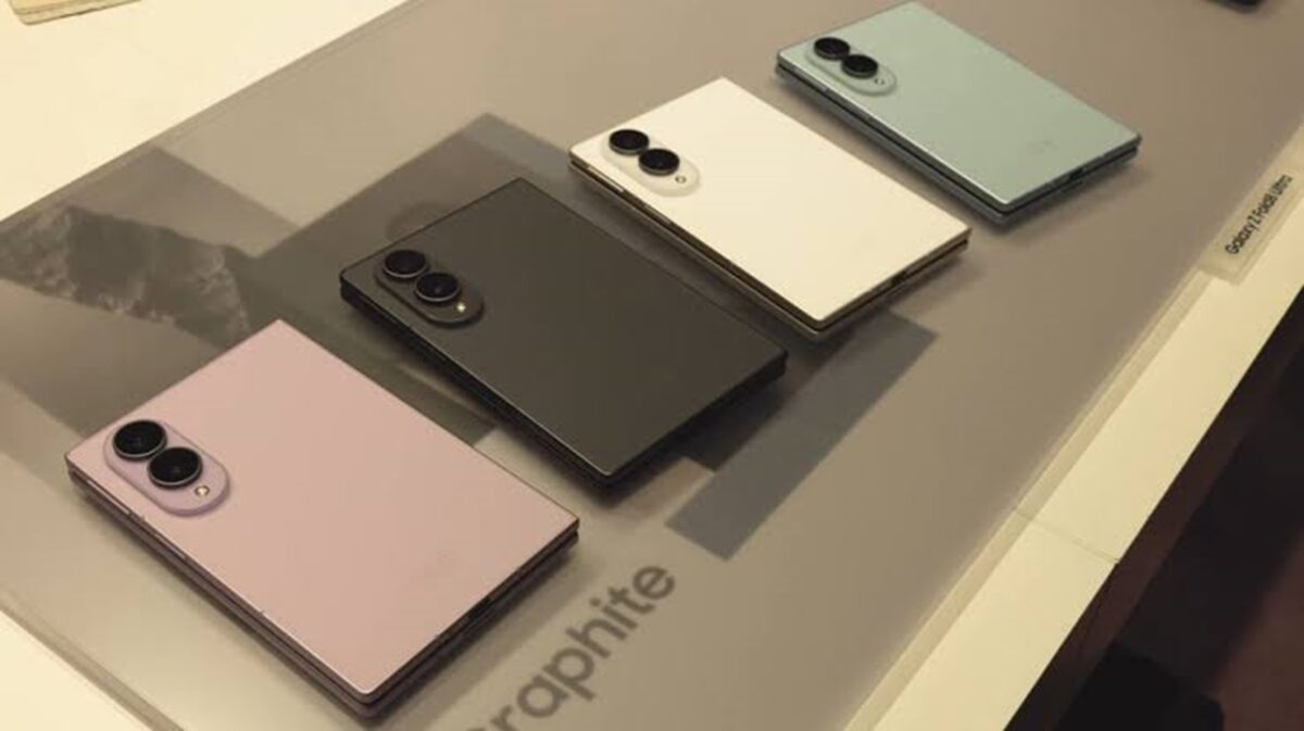 دوربین فوقعریض Galaxy Z Fold8 نیز برخلاف بسیاری از نسلهای قبلی، یک حسگر قدرتمند 50 مگاپیکسلی با دیافراگم f/1.9 دارد.