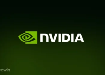لوگوی سبز و سفید NVIDIA در مرکز پس‌زمینه‌ای تیره و سبز، با واترمارک Neowin در گوشه پایین سمت چپ.
