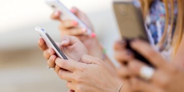 قفل واردات موبایل باز شد؛ آیا گوشی ارزان می‌شود؟
