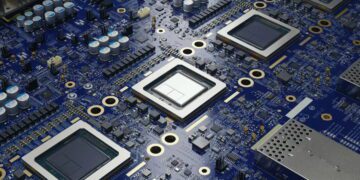 احتمال استفاده گوگل از فناوری AMD در نسل جدید تراشههای TPU