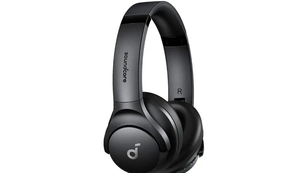 Soundcore Q20i یکی از گزینههای جذاب برای کاربرانی است که میخواهند با هزینه نسبتاً پایین به ANC، صدای Hi-Res از طریق اتصال AUX و امکانات نرمافزاری دسترسی داشته باشند.