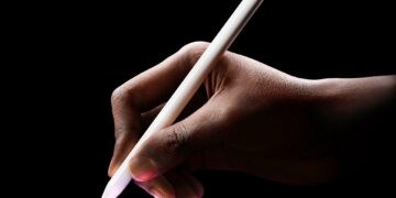 آیفون تاشوی اپل ممکن است به Apple Pencil مغناطیسی مجهز شود