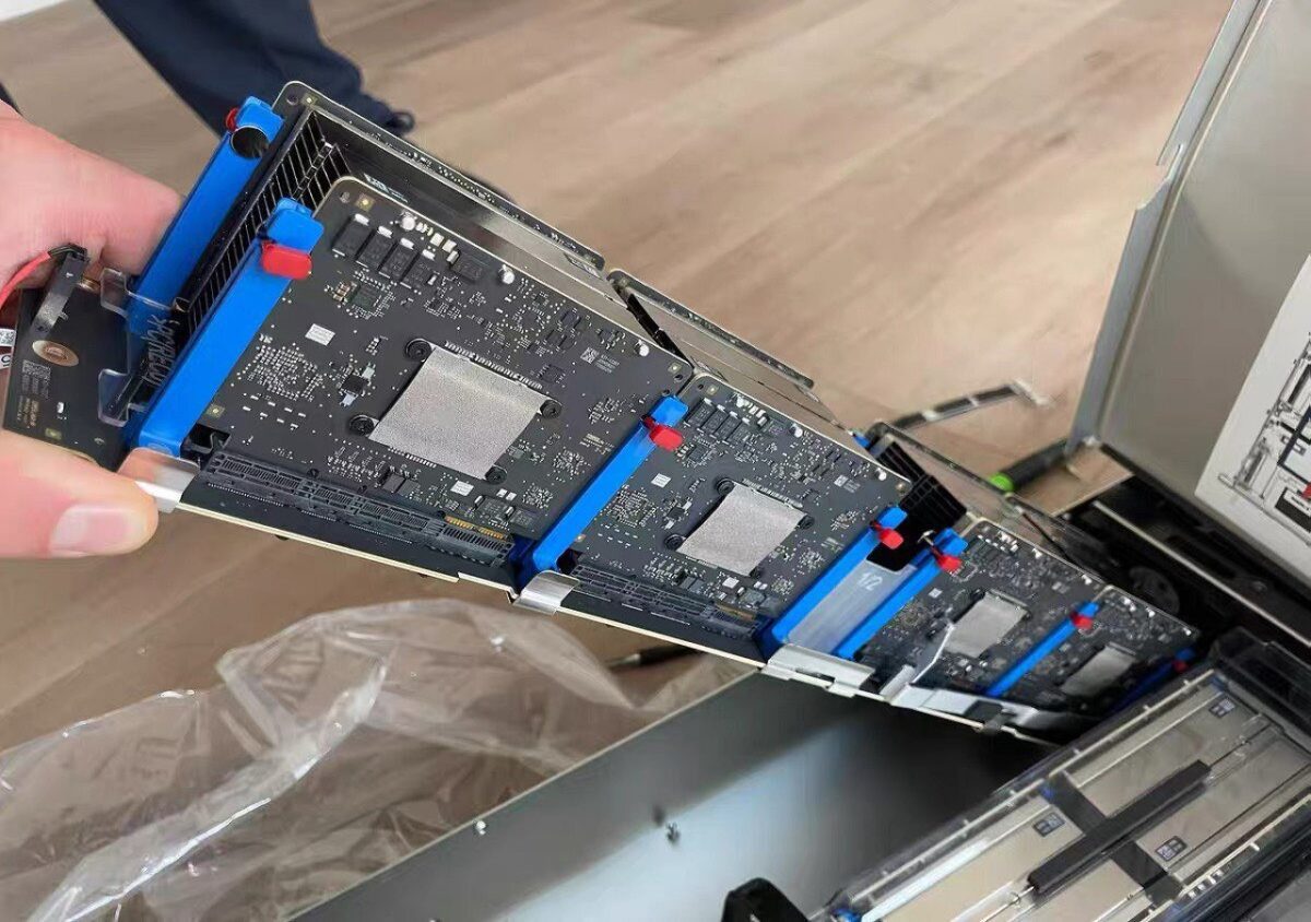 سرورهای Private Cloud Compute اپل با تراشه M5 دیده شدند