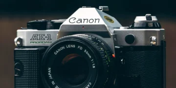 دوربین فولفریم Canon EOS R8 Mark II با طراحی رترو