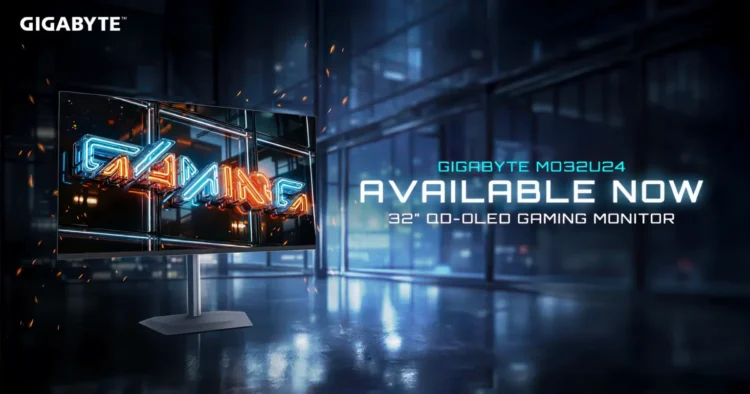 مانیتور GIGABYTE MO32U24 در محیطی تیره با متن «AVAILABLE NOW» و عبارت 32 اینچ QD-OLED Gaming Monitor.