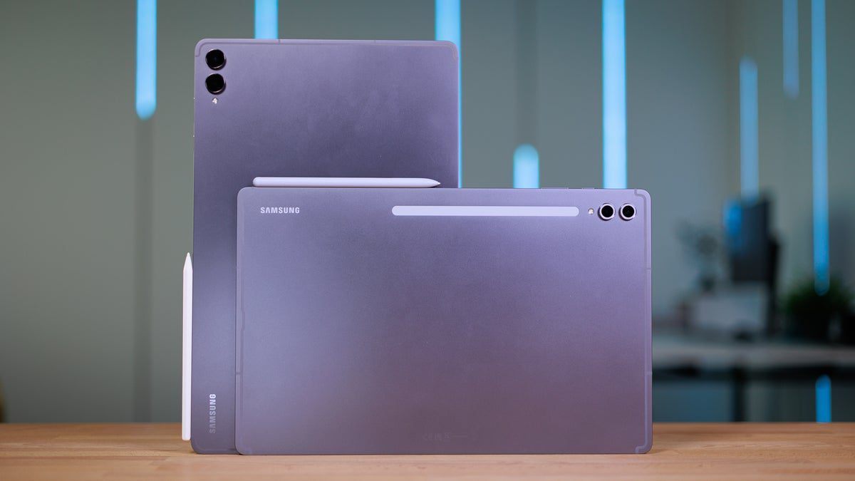 نمای پشتی Galaxy Tab S12 Ultra با دوربین دوگانه و فلش LED
