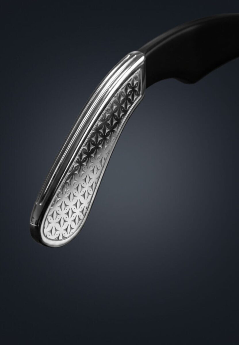 عینک هوشمند Caviar Odyssey Silver با نقره استرلینگ و چرم کروکودیل
