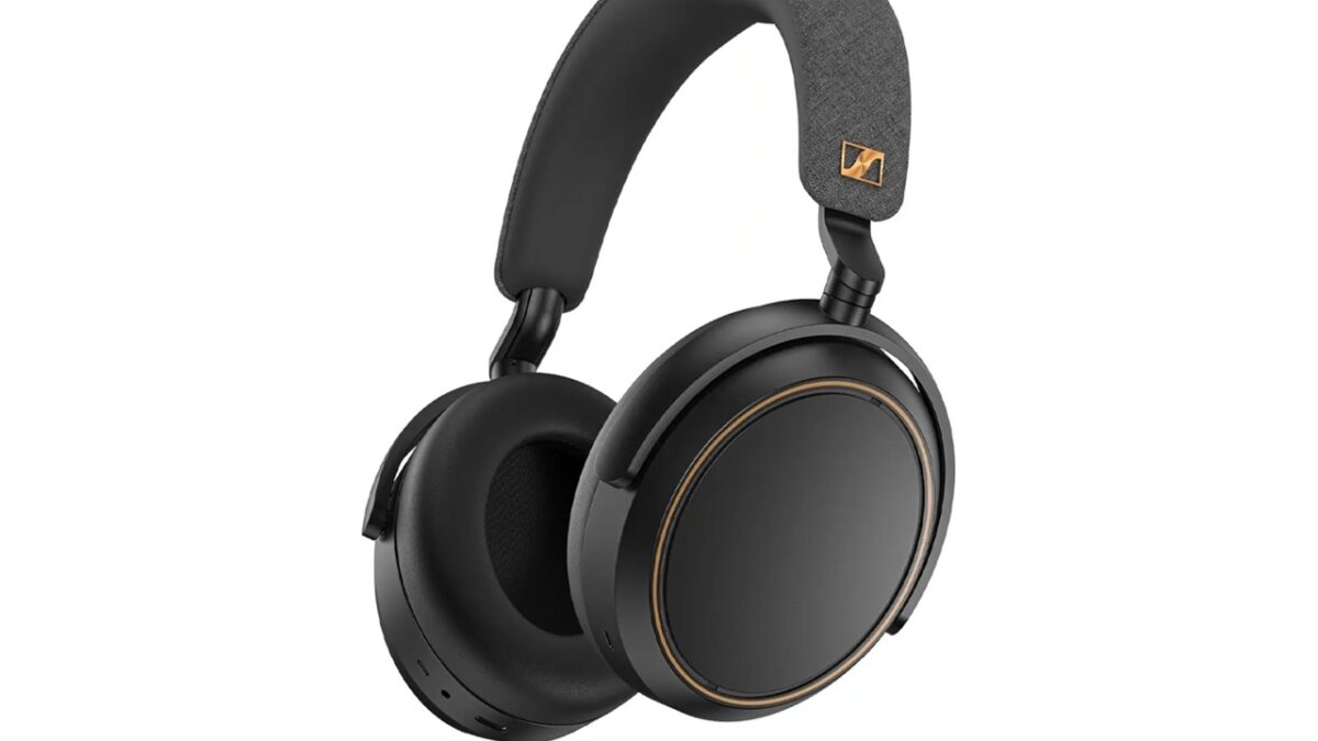 Sennheiser MOMENTUM 4 Wireless بیشتر از آنکه صرفاً روی ANC تمرکز کند، تلاش میکند کیفیت صدای بالا و شارژدهی بسیار طولانی را در یک بدنه Over-Ear ارائه دهد.