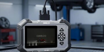 تبلت ۳۰۰ دلاری Gooloo DS600 قفل نرمافزاری خودروهای مدرن را شکست