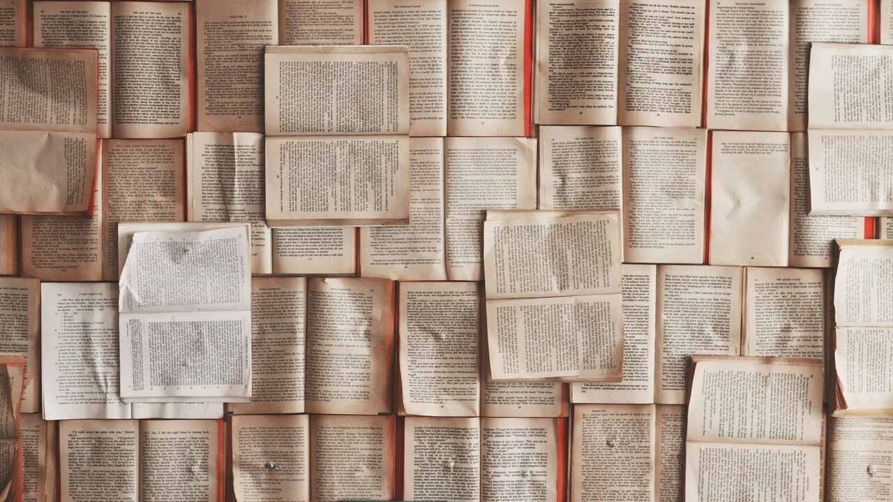 آمازون کتابهای کمیاب را برای آموزش هوش مصنوعی نابود می کند