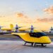 : تاکسی هوایی برقی زردرنگ Archer Aviation با چندین ملخ روی باند پرواز