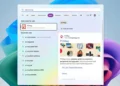 اسکرین‌شات از پنجره جست‌وجوی سیستم‌عامل ویندوز ۱۱ در تم روشن که عبارت «web: pcmag» در نوار بالای آن سرچ شده است. در سمت چپ نتایج جست‌وجو شامل پی‌سی‌مگ و در سمت راست یک کارت پیش‌نمایش بزرگ از وب‌سایت PCMag با لوگوی قرمز آن و تصاویر کوچک از گجت‌های بررسی‌شده دیده می‌شود.