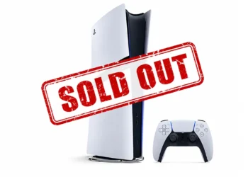 پلی‌استیشن 5 پرو و کنترلر دوال‌سنس با مهر قرمز Sold Out، نشان‌دهنده اتمام موجودی کنسول پس از نمایش جدید GTA 6
