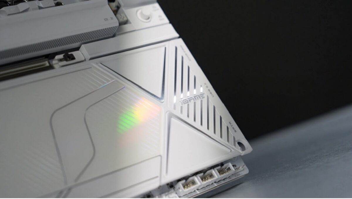 کالرفول از مادربرد قدرتمند iGame X870E VULCAN W OC رونمایی کرد